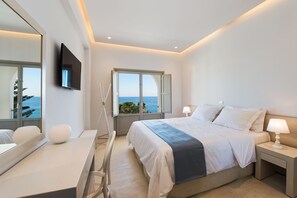 4 bedrooms, in-room safe, iron/ironing board, travel crib