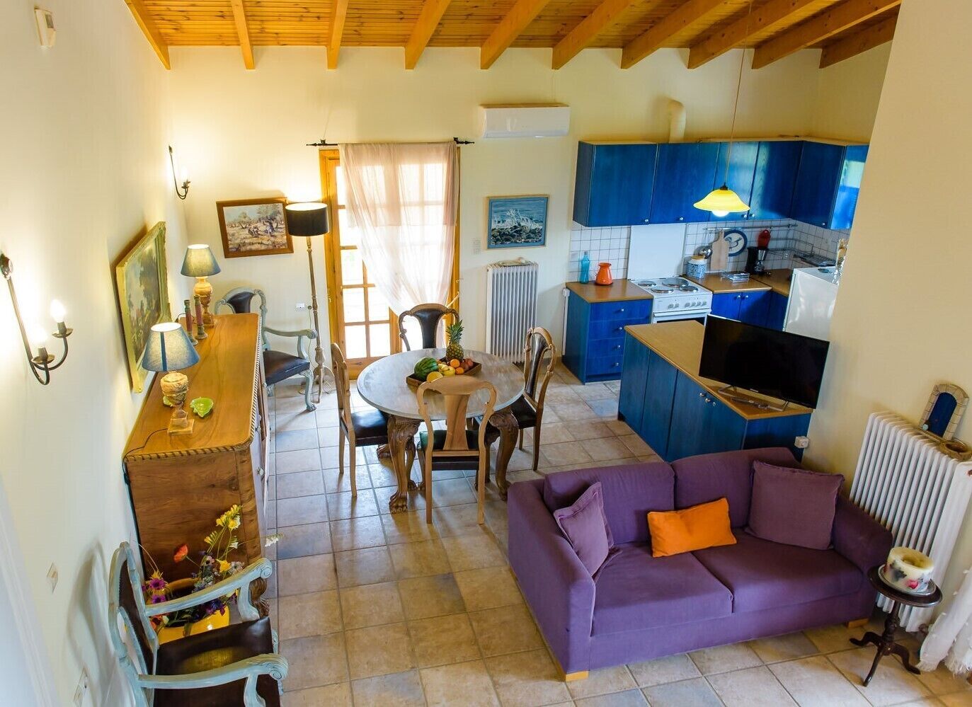 Télévision, cheminée