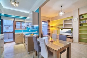 Dining - Modern Apartment, just 70 meters from the sea! (Ρέθυμνο)