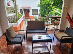 Vil·la bàsica, 3 dormitoris, vistes al jardí | Terrassa o pati