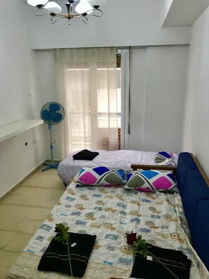 2 habitaciones, tabla de planchar con plancha y internet 