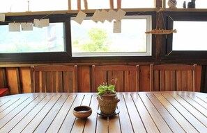 Lobby lounge - White House on the Hill HayanZip (Jinju)