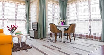 Luxury Apartment by the Sea Garden in quiet place and new building!