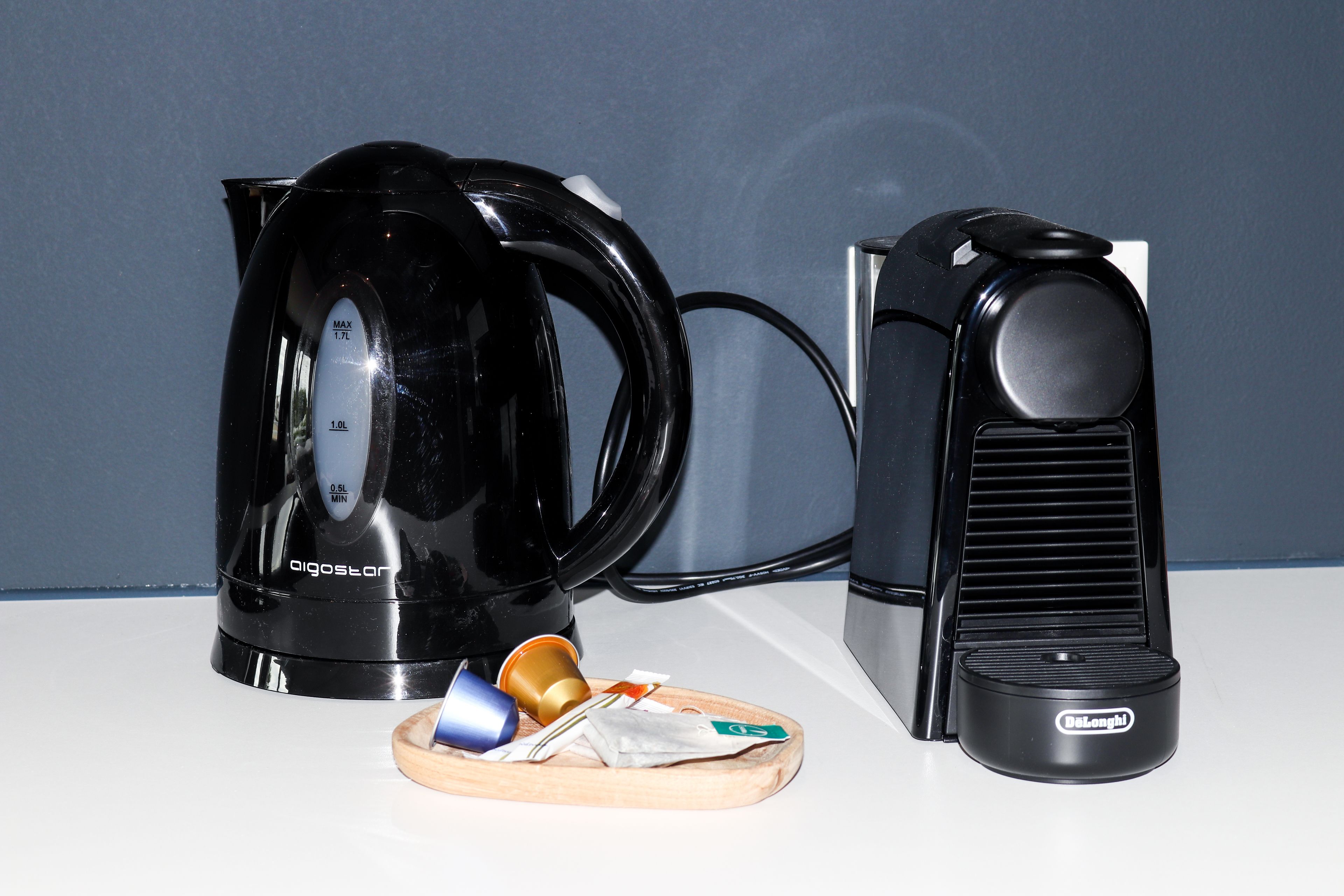 deluxe quadruple room | private kitchen | fridge, microwave, stovetop, coffee/tea maker