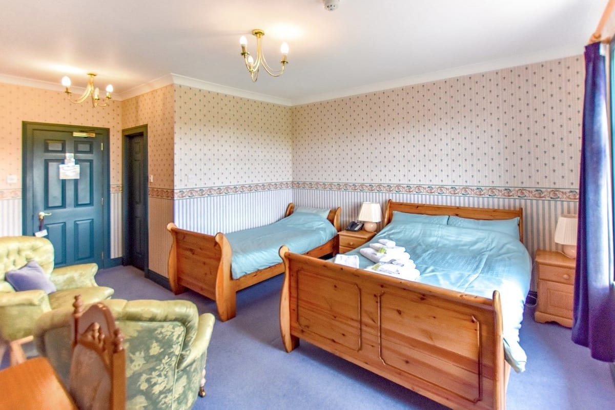 Twin Room, Private Bathroom