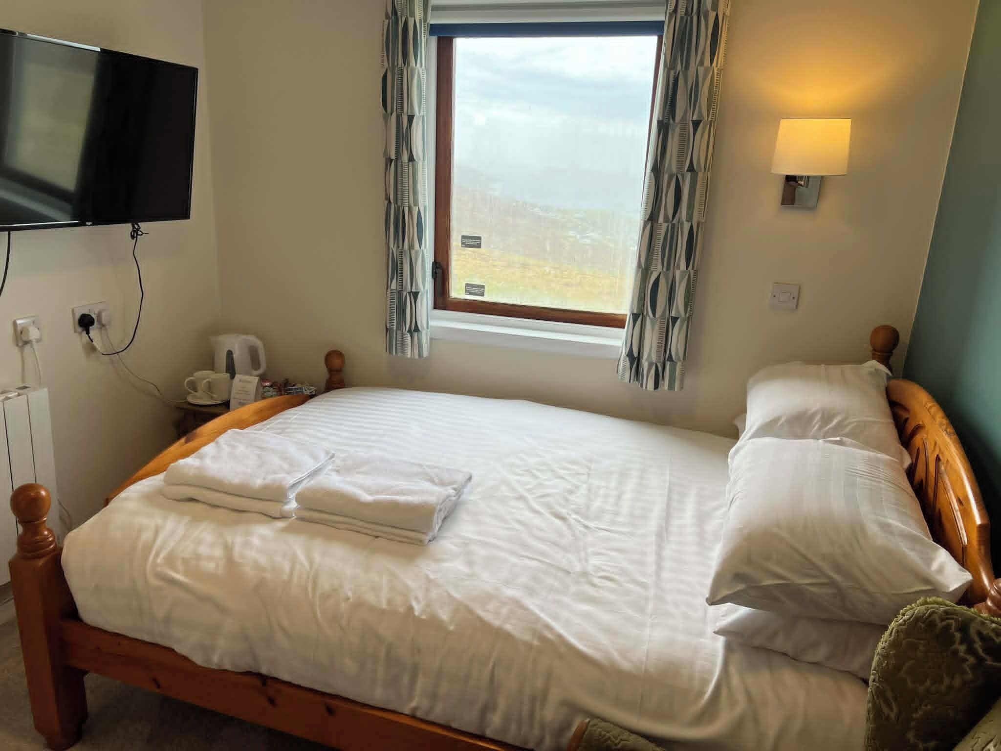 Habitación doble | 1 habitación, tabla de planchar con plancha, wifi gratis y ropa de cama 