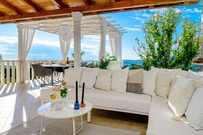 Outdoor dining - Villa Lucia (dubrovnik)