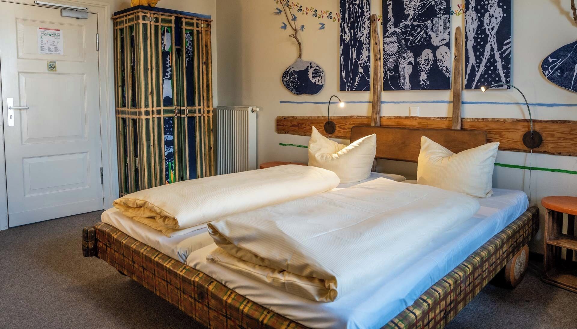 Design Double Room (Kürbiskammer) | Individually decorated, individually furnished, blackout drapes