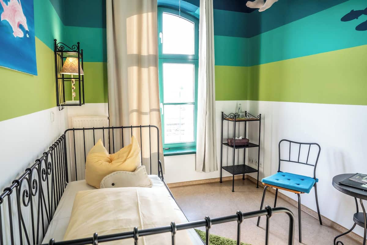 Single Room Under Water - NO Shower | Individually decorated, individually furnished, blackout drapes