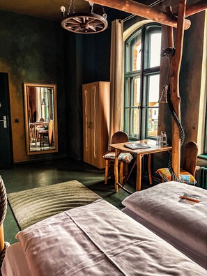 Design Room (Gemach des Wendeskönigs) | Individually decorated, individually furnished, blackout curtains - Pension Spreewelten (Lübbenau/Spreewald)