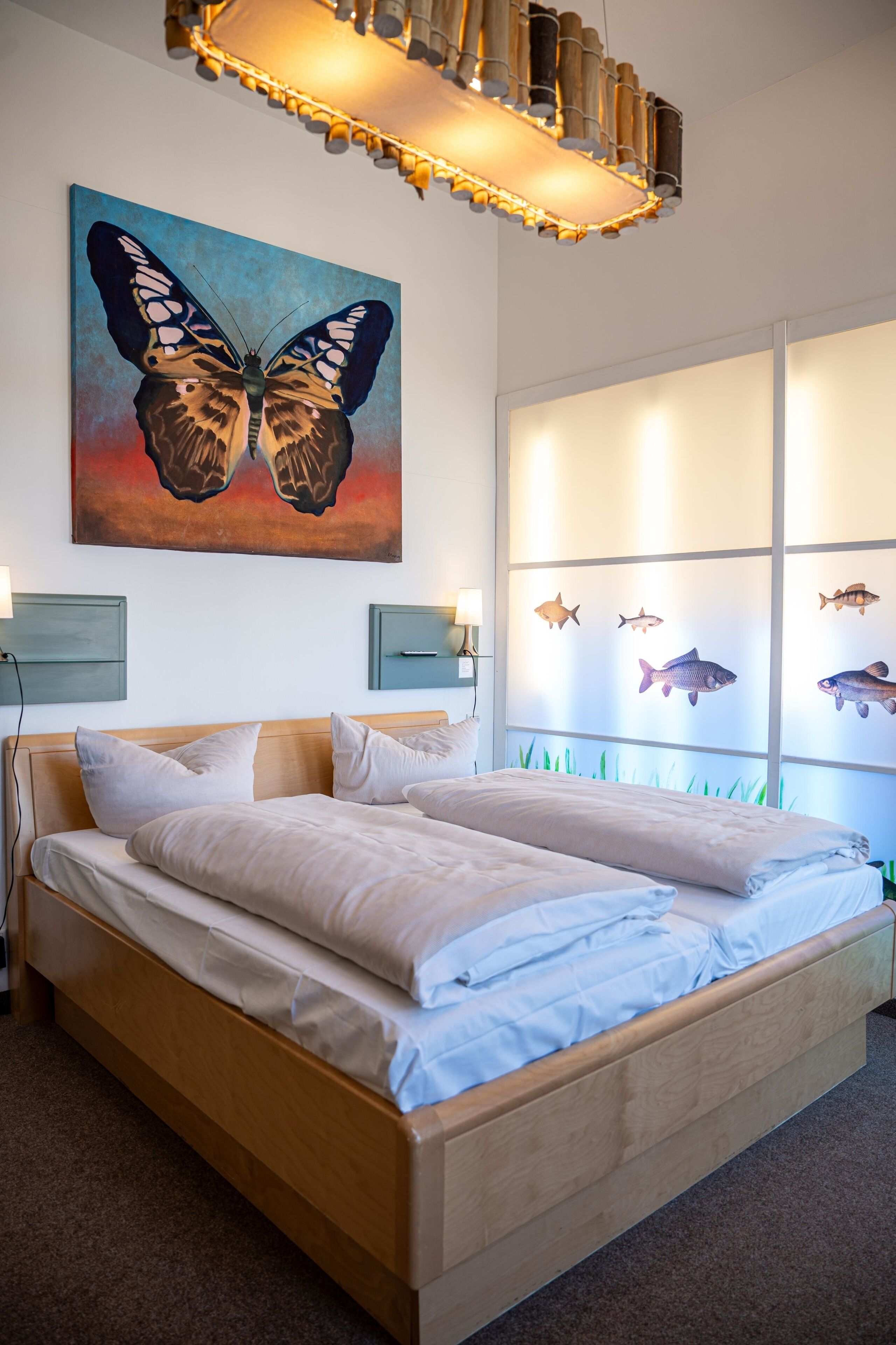 Design Double Room (Unter und Über Wasser) | Individually decorated, individually furnished, blackout drapes