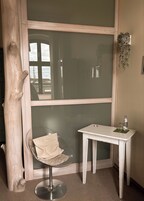 Das Feenzimmer - Ohne Dusche / geteiltes WC | Individuell dekoriert, individuell eingerichtet, Verdunkelungsvorhänge