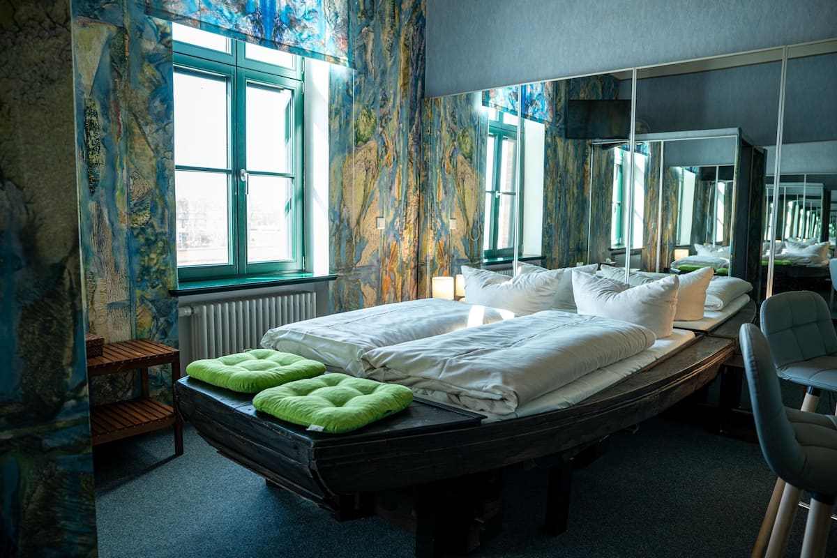 Design Double Room (Zwischen Wasser und Himmel) | Individually decorated, individually furnished, blackout drapes