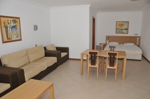 1 camera, ferro/asse da stiro, Wi-Fi, lenzuola