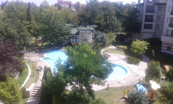 Piscina coperta, piscina all'aperto