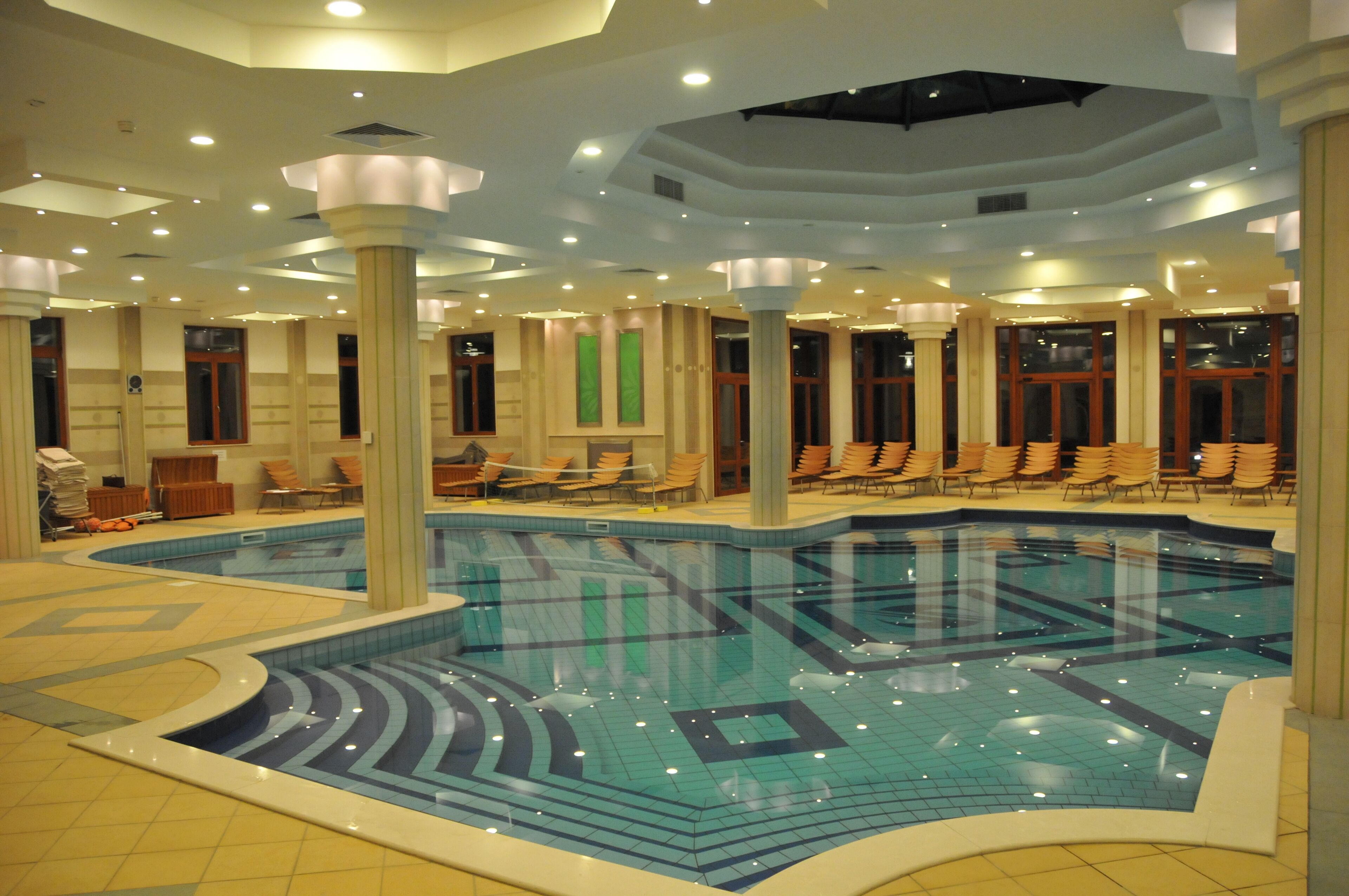 Innenpool, Außenpool