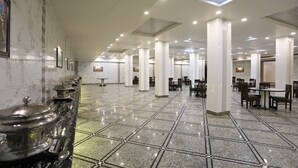Business center - Marc Royal (Agra)