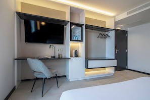 Phòng đôi Business, quang cảnh biển | Minibar, két bảo mật tại phòng, bàn