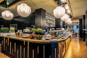 Daily continental breakfast (EUR 11 per person)