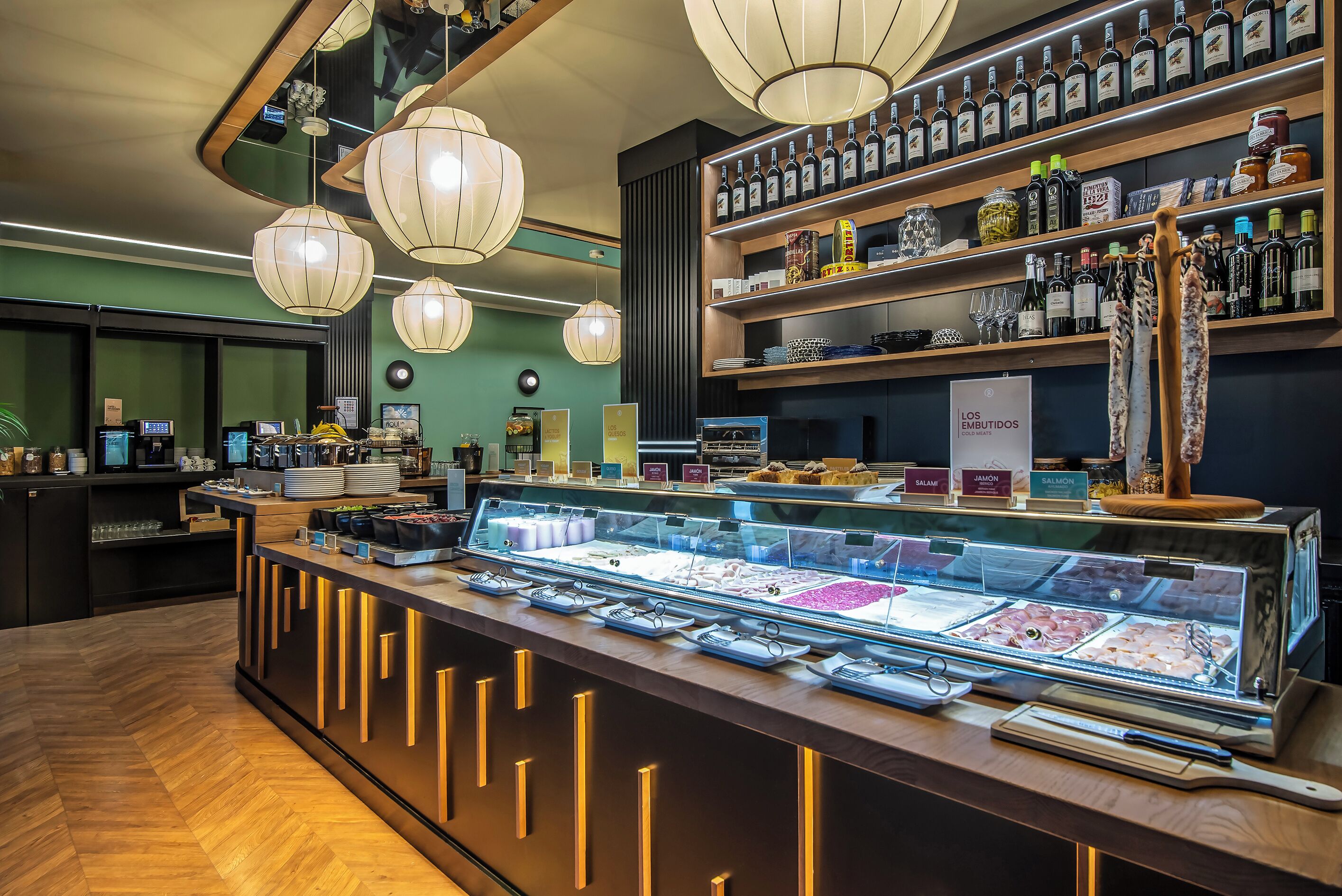 daily continental breakfast (eur 11 per person)