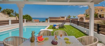 ヴィラシエス  タプライベートプール付き