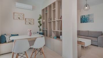 Una televisión, un reproductor de DVD