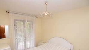 2 kamar tidur dan seprai linen