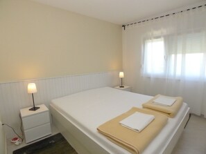 Apartment (1 Bedroom) | 1 bedroom, bed sheets - Apartment for 3 Persons in Quiet Part of Premantura With Beautiful Garden and Partial sea View (Medulin)