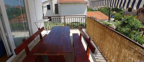 Apartment (2 Bedrooms) | Balcony