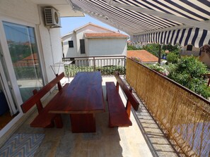 Lejlighed (2 Bedrooms) | Balkon