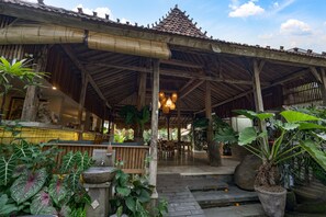 Interior entrance - Kandarpa Ubud (Ubud)