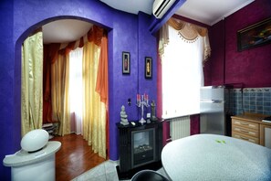 Unclassified image, 3 of 15, button