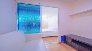 1 chambre, bureau, draps fournis