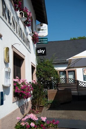 Front of property - Hotel und Restaurant Zwicker in Bleialf (Bleialf)
