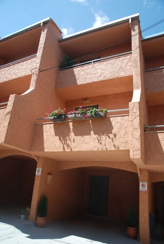 Nafplio near.A sunny and comfortable maisonette,just  2'walk to the beach-k1