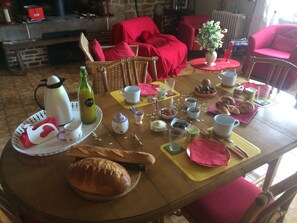 Free daily continental breakfast