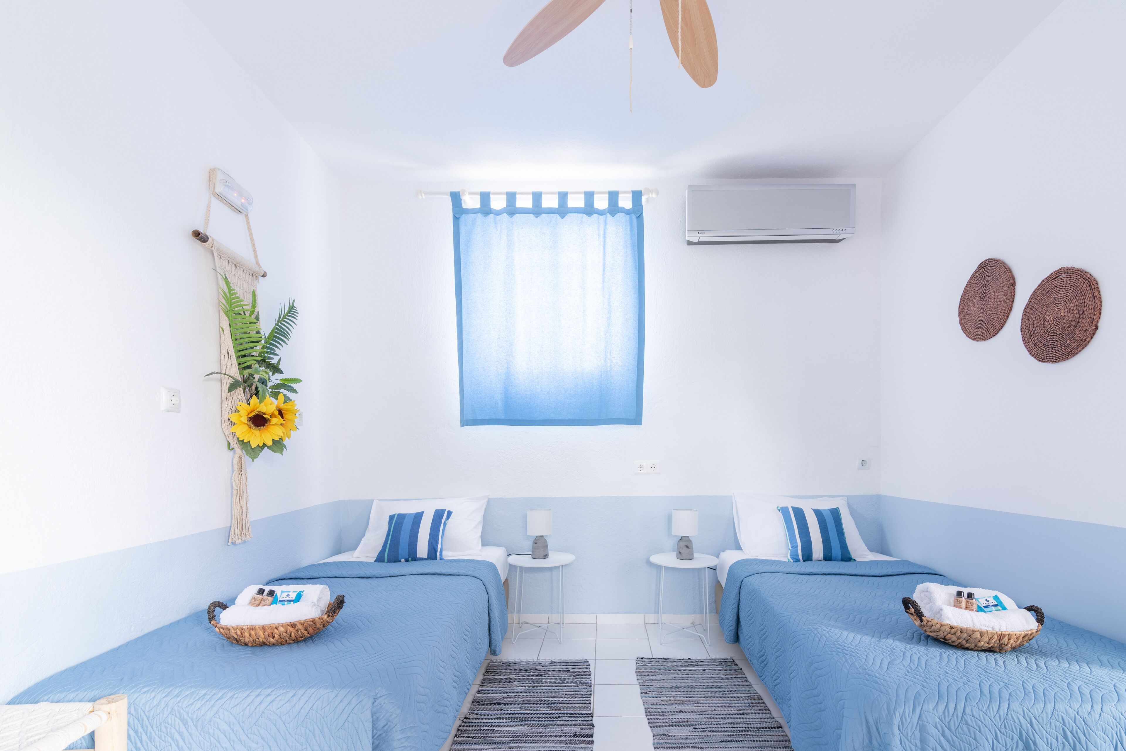 2 bedrooms, desk, iron/ironing board, travel crib