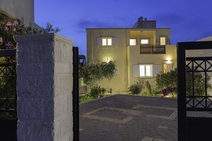 Exterior detail - Casa Di Giovani 50m by the sea (Γούρνες)