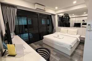 Deluxe Double Room | Premium bedding, in-room safe, desk, free WiFi