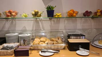 Tägliches Frühstücksbuffet gegen Gebühr