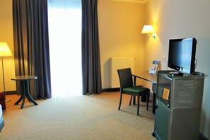 Flat-screen TV - Hotel Wörth (Woerth an der Isar)