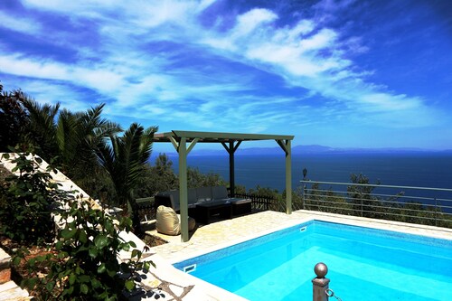 DIO GUESTHOUSES VILLA TAINARON 2 B/R WITH PRIVATE GARDEN AND SWIMMINGPOOL