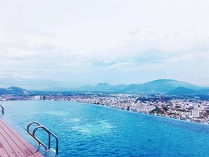 Outdoor pool - Regalia Gold (Nha Trang)