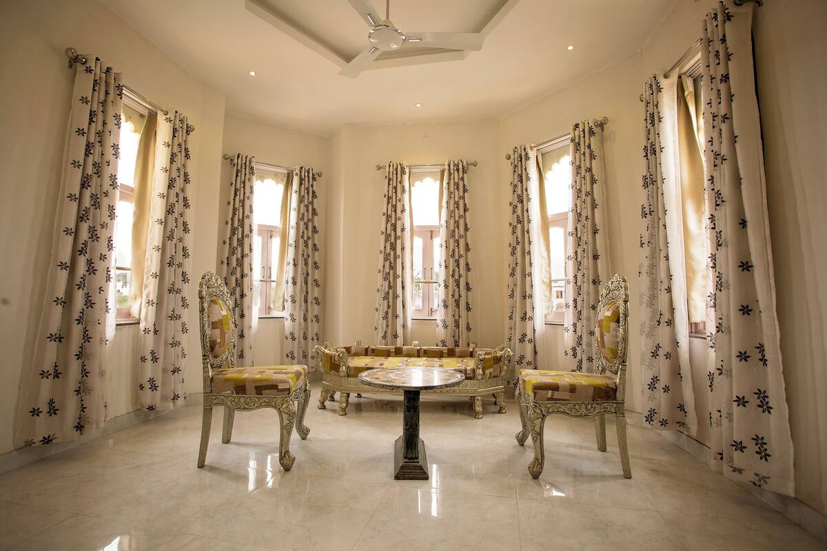 heritage twin | 1 bedroom, in-room safe, iron/ironing board, rollaway beds