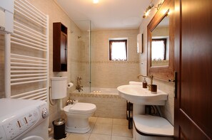 Bathroom - Villa Asseria (Benkovac)
