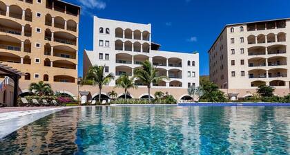 Aazure 1BR 1.5ba is a Beautifully Condo Overlooking the Gardens and Pool of Porto Cupecoy