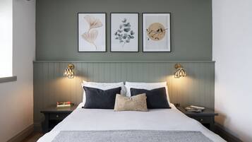 Traditional Double Room, 1 King Bed, Garden View