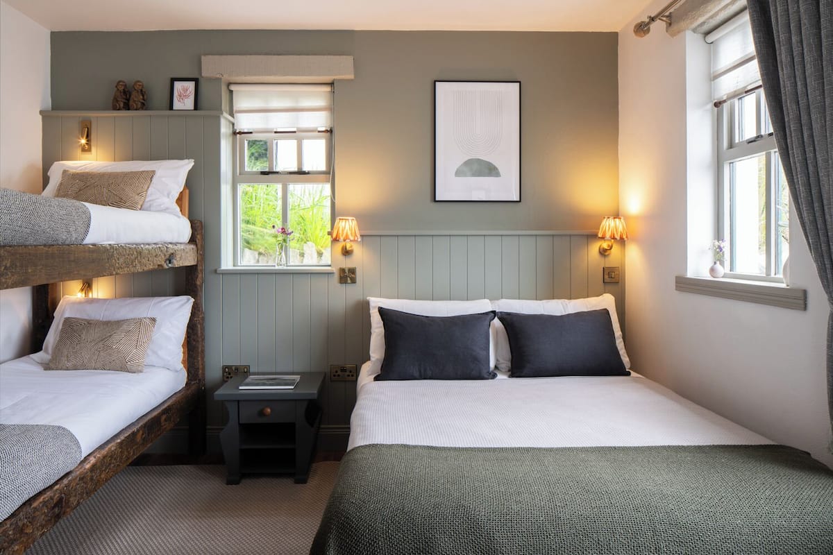 Habitación familiar | 2 habitaciones, wifi gratis y ropa de cama