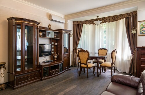 New upscale 1BD with hand-made furniture.