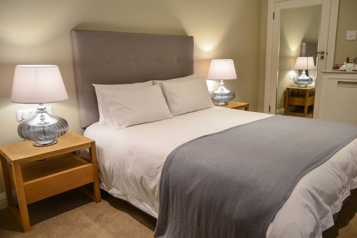 In-room safe, desk, free WiFi, bed sheets